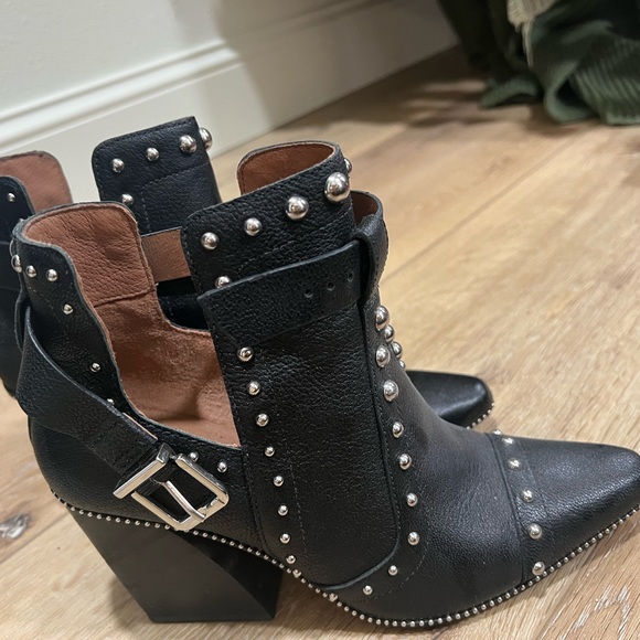 ANTONIO MELANI Shoes - Side slit studded bootie
